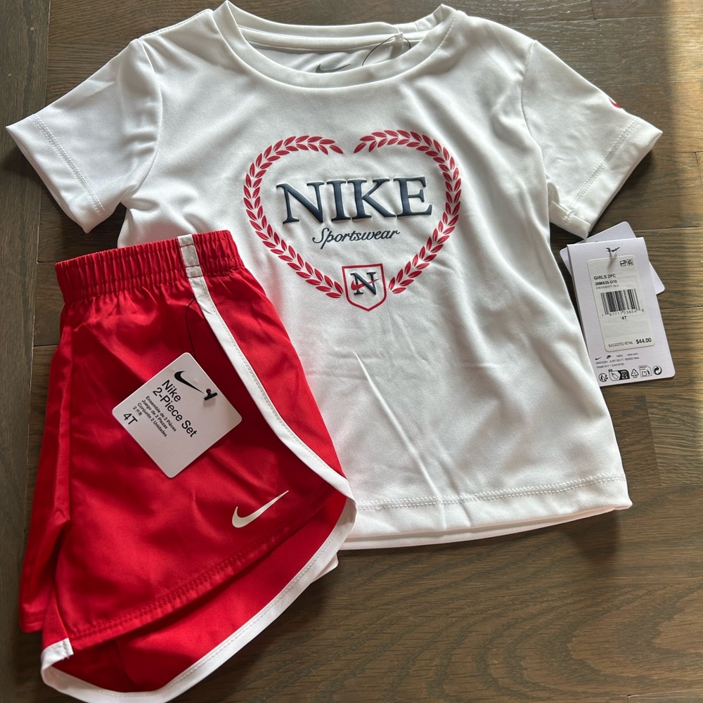 NWT Nike Toddler Set size 4T